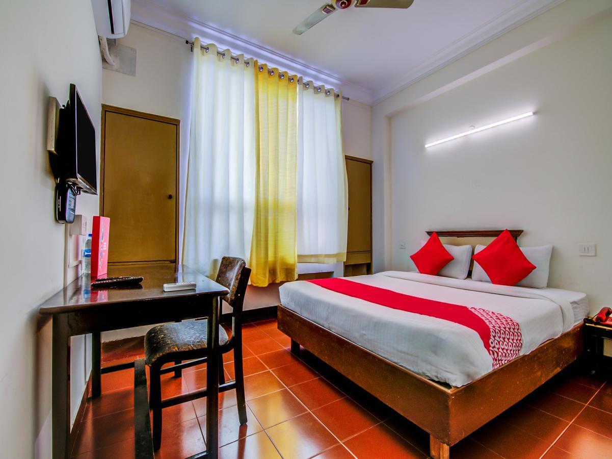 Hotel Golden Gates Bengaluru Zewnętrze zdjęcie