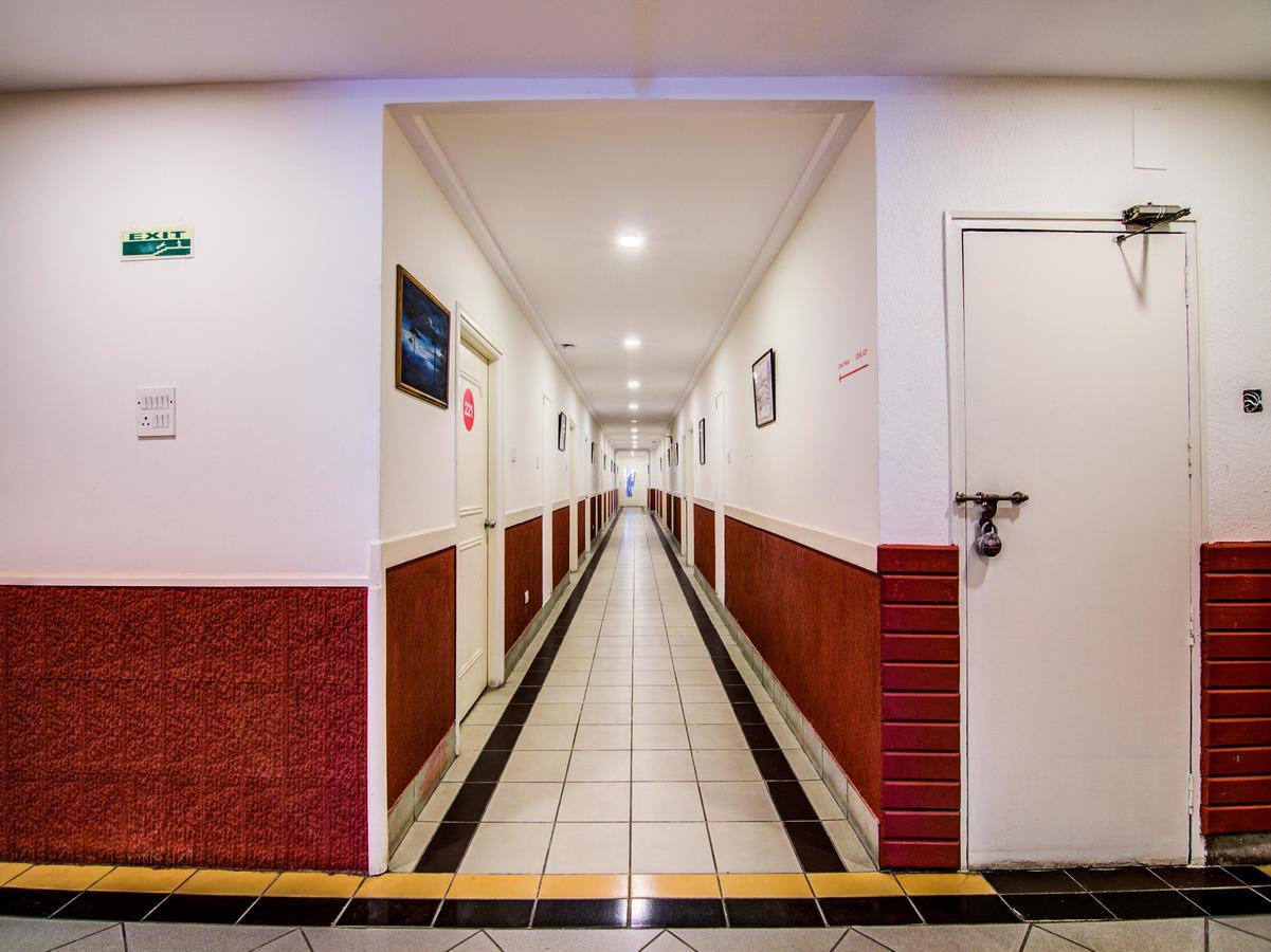 Hotel Golden Gates Bengaluru Zewnętrze zdjęcie